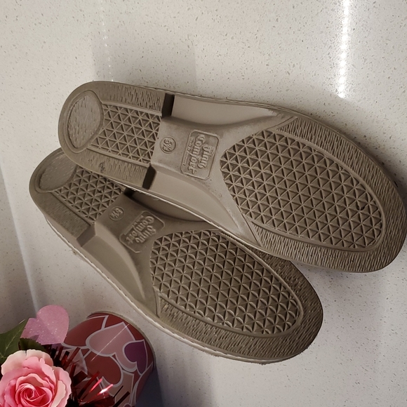 Wms FINN COMFORT sandals (sz 5.5) - Picture 9 of 11